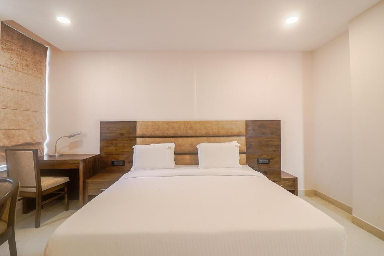 Fabhotel Mid Town Grand Panchkula Bagian luar foto