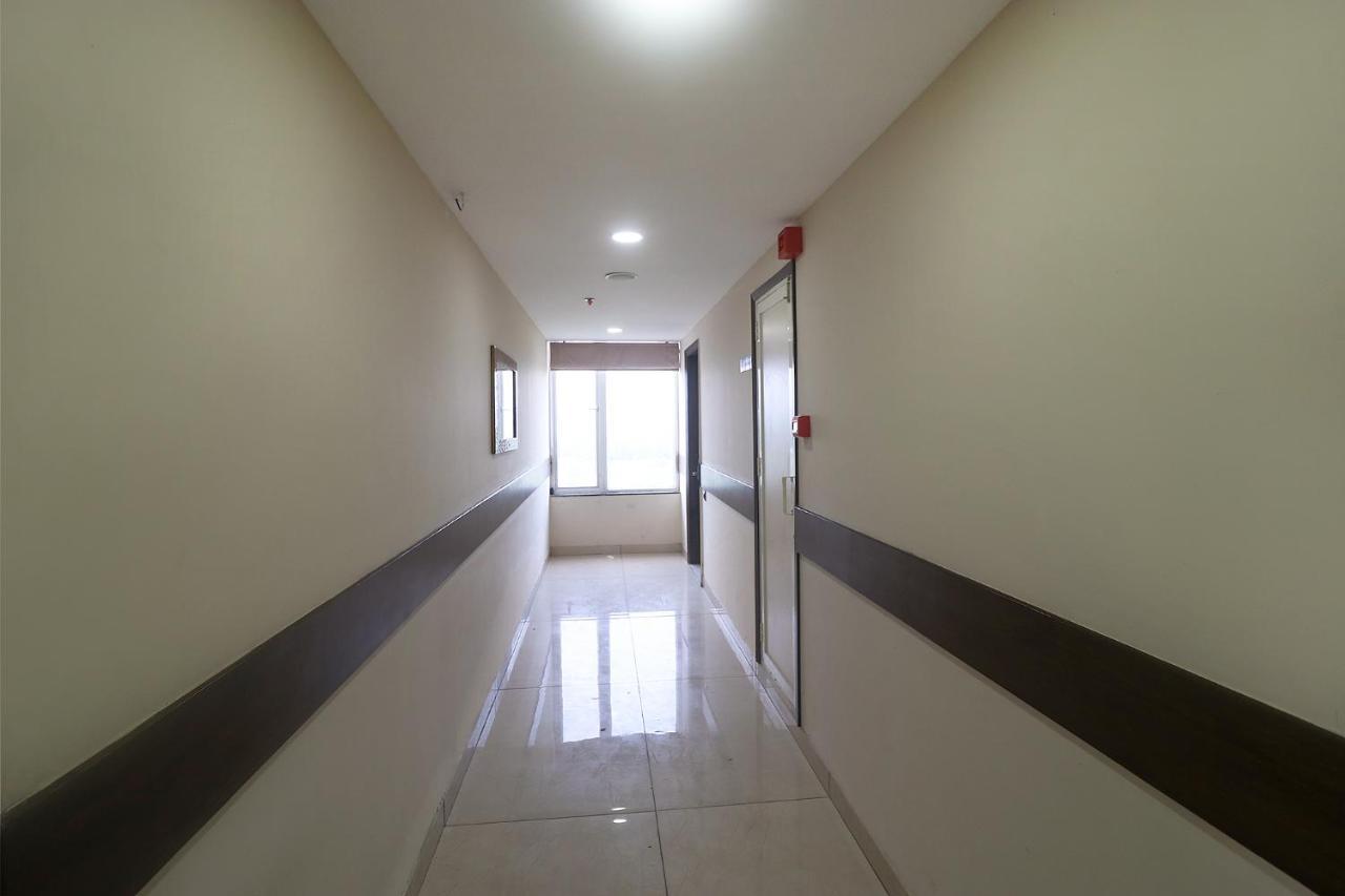 Fabhotel Mid Town Grand Panchkula Bagian luar foto