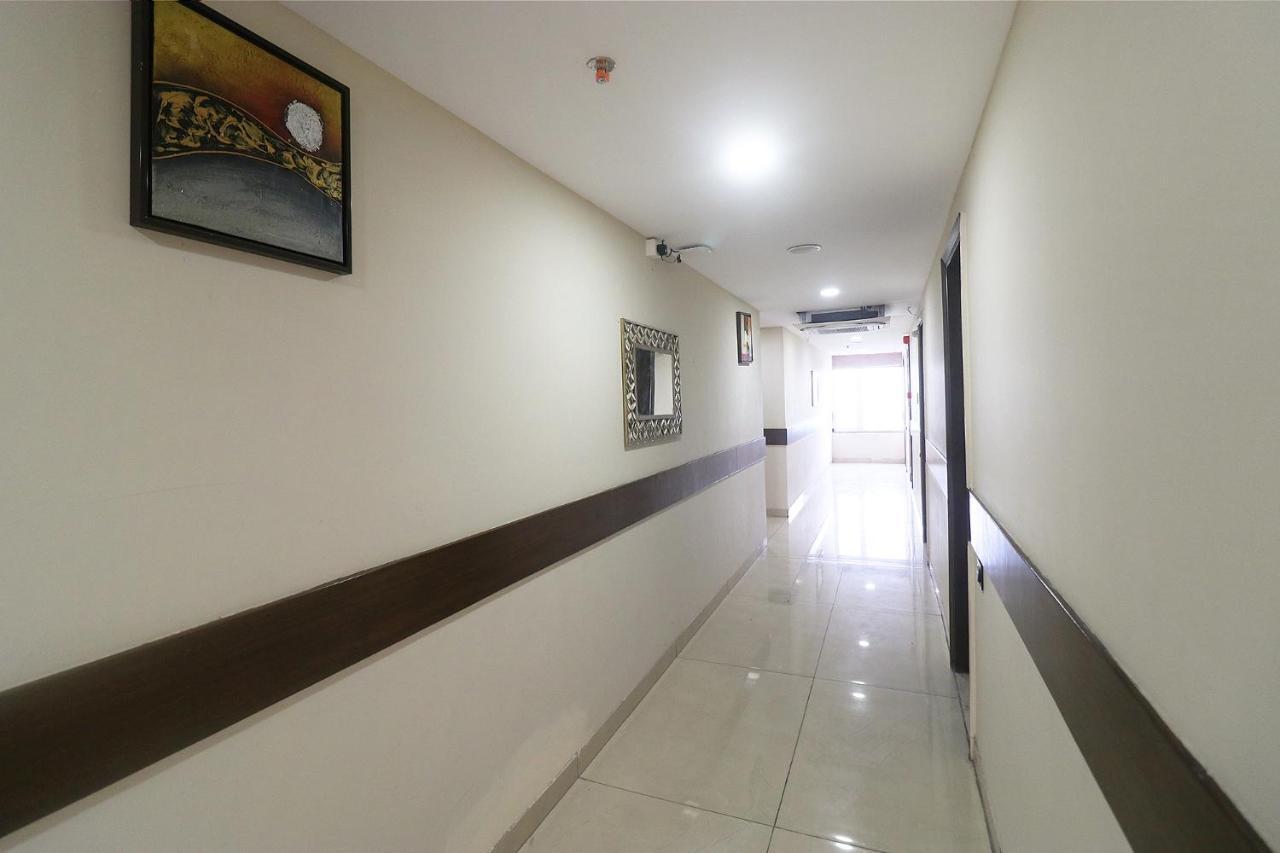 Fabhotel Mid Town Grand Panchkula Bagian luar foto