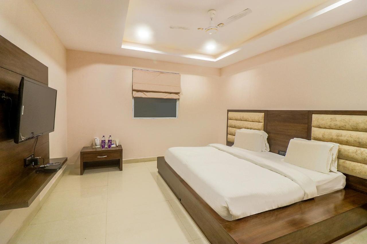 Fabhotel Mid Town Grand Panchkula Bagian luar foto